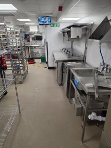 Greggs Castleford Retail Cleaning